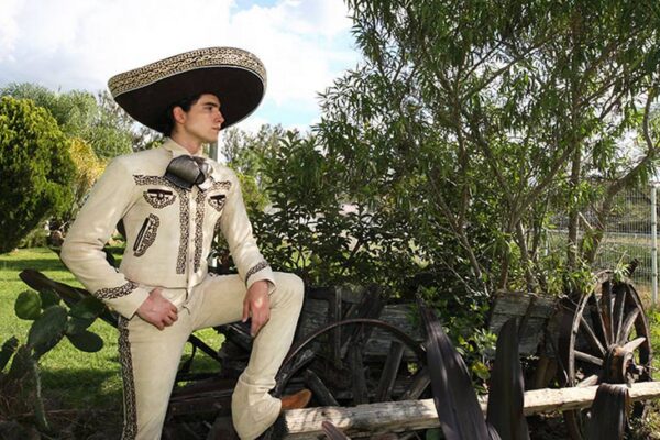 Alejandro y Álex Fernández continúan el legado de Vicente Fernández en Chihuahua